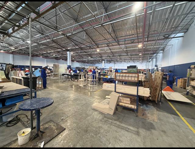2,084M² WAREHOUSE TO LET IN BLACKHEATH INDUSTRIAL